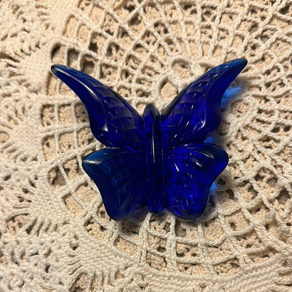 Rare Vintage Elegant cobalt Blue Glass Butterfly Accent